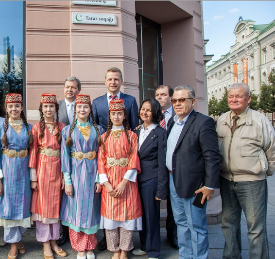 Totorių gatvę papuošė fakulteto bendruomenės sukurti dekoratyviniai elementai