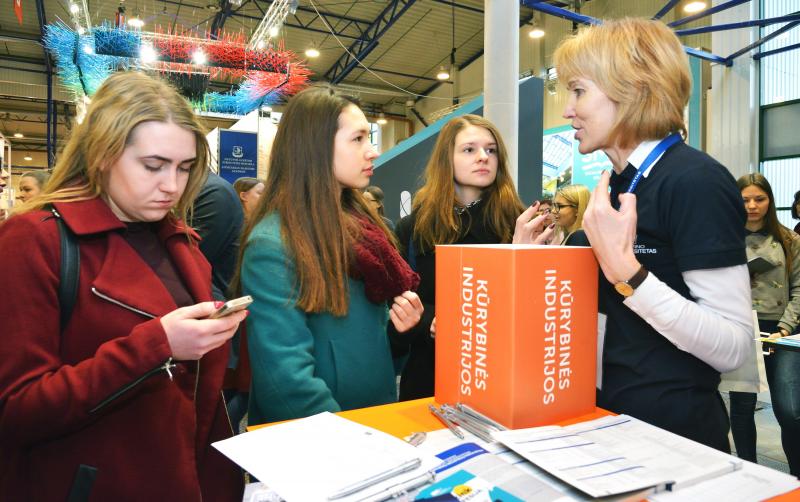 Prasidėjo didžiausia studijų paroda