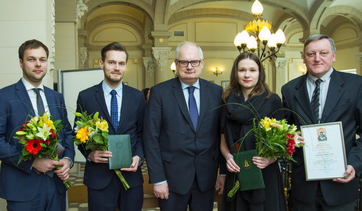 Lietuvos mokslų akademijoje apdovanoti VGTU studentai ir darbuotojai