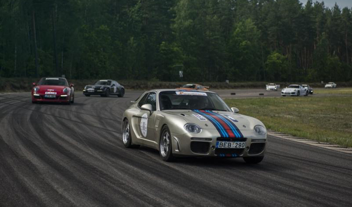 Transporto inžinerijos fakulteto studentai apie lenktynių sezono uždarymą su „Porsche klubas Lietuva“