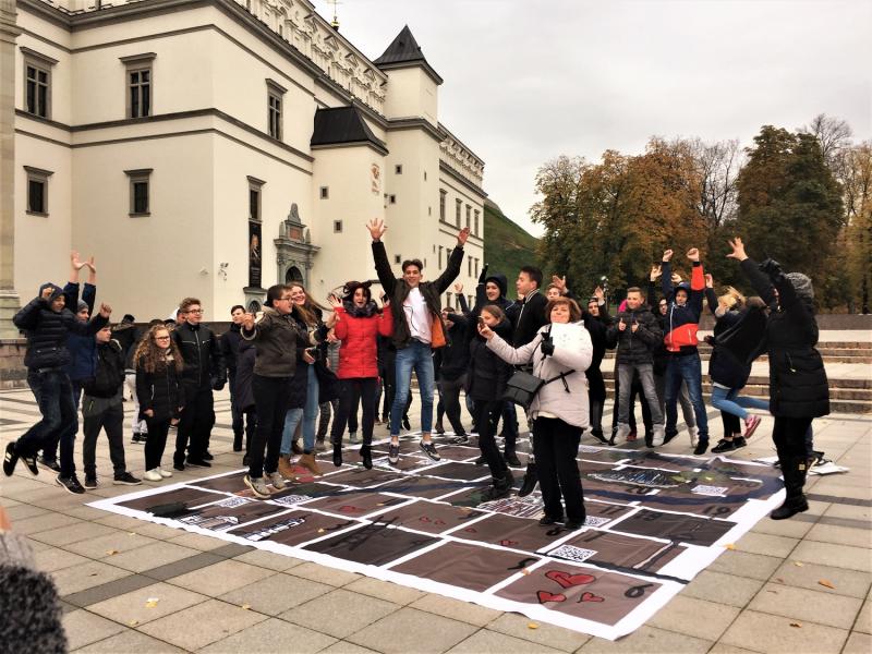 Kūrybinių intervencijų festivalis „PriARTink“ šildė vilniečius ir miesto erdves