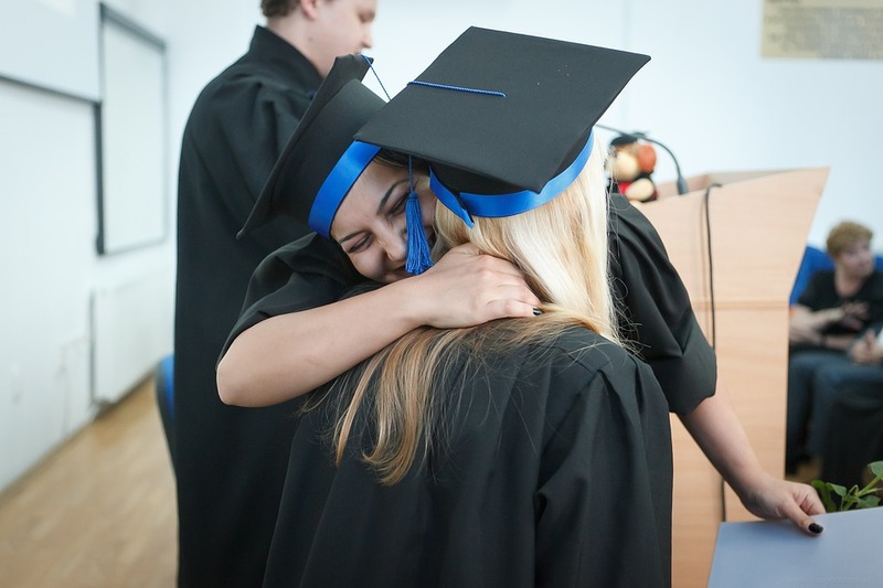 Sveikiname Vilniaus Gedimino technikos universiteto absolventus rankose laikančius diplomus!