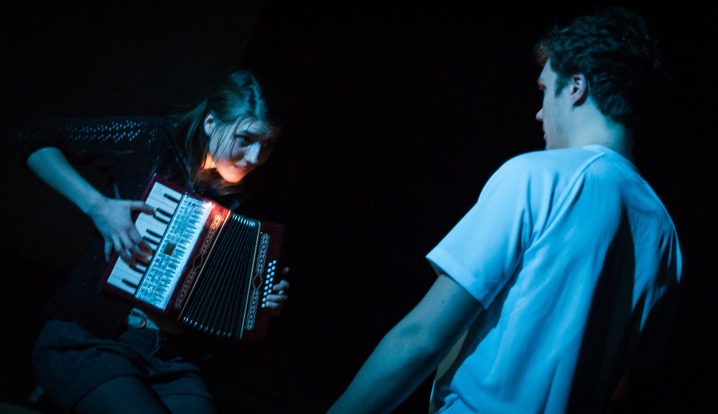 Naujame VGTU teatro studijos spektaklyje atgijo studentų kurtos istorijos