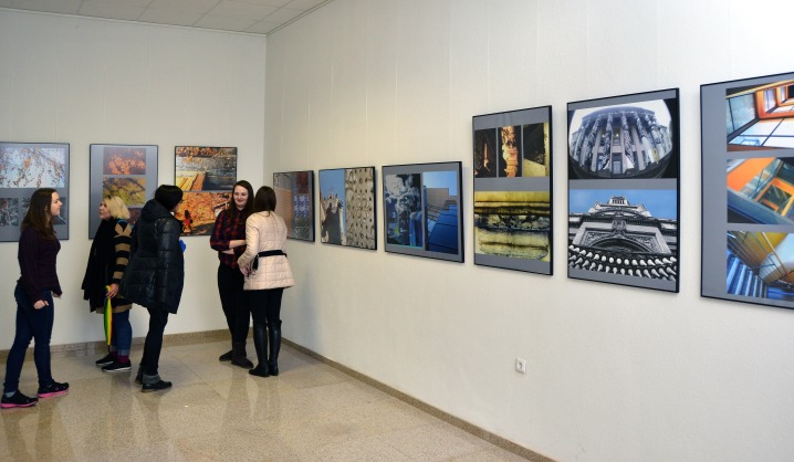 Kūrybinių industrijų fakultete atidaryta studentų fotografijų paroda