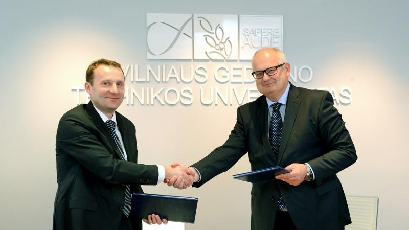 Nuo šiandien VGTU ir AB „Akmenės cementas“ – oficialūs partneriai